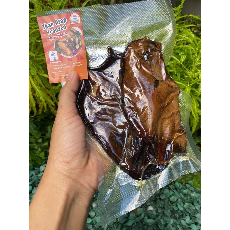 

Ikan pari asap daging ikan P panggang sehat bergizi makanan