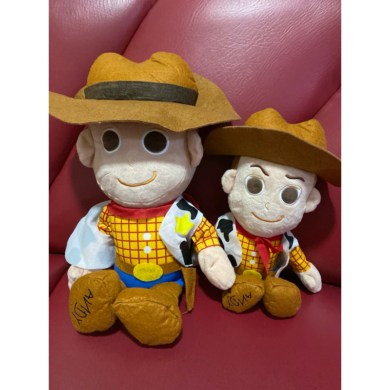 Boneka woody dan buzz