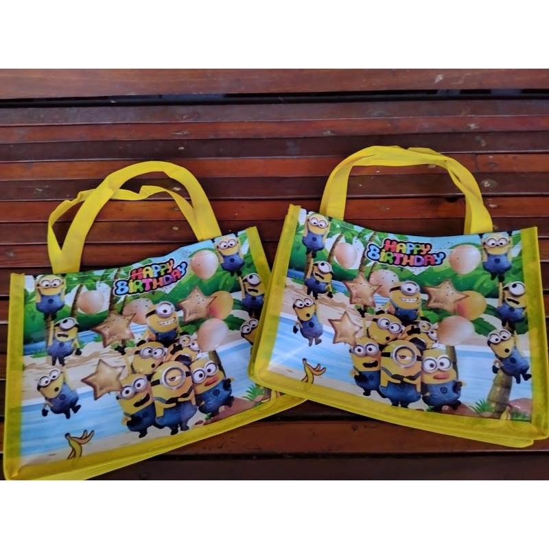 GOODIE BAG ULTAH  MINION FULL PRINTING