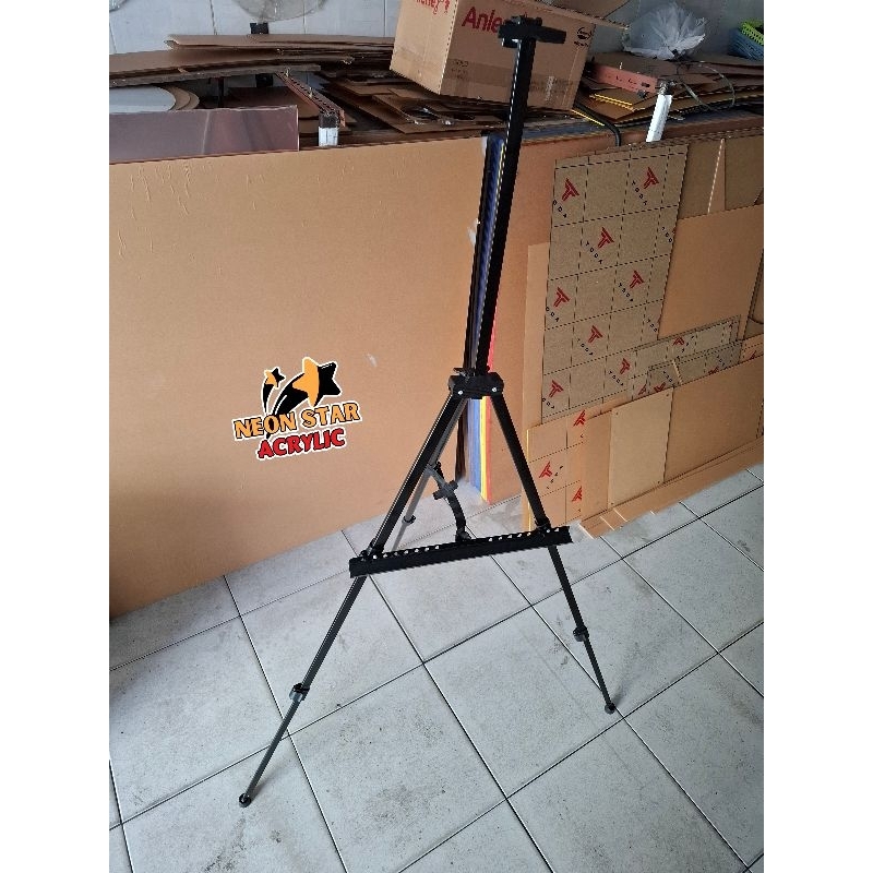 Tripod Stand Besi / Stand Akrilik Sign / Tripod Frame