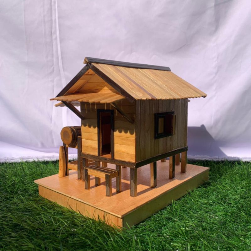 miniatur rumah ibadah jaman dulu tajug