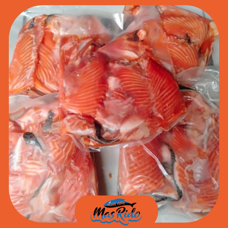 

Tetelan Ikan Salmon 1 Kg Kulit Iga Sirip Tulan Daging