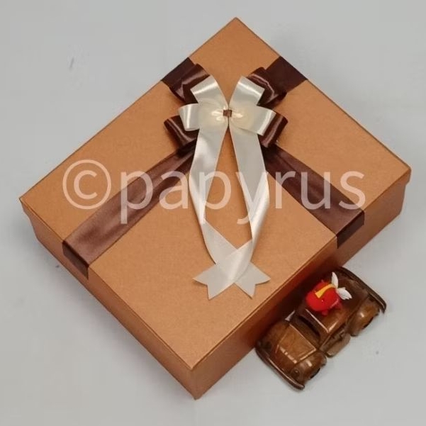 

PAPYRUS 25x30 Tinggi 10cm Kotak Kado Gift Box V3