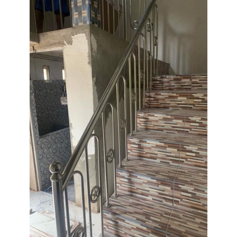 Reling tangga stainless. pegangan stenlis. pagar stenlis