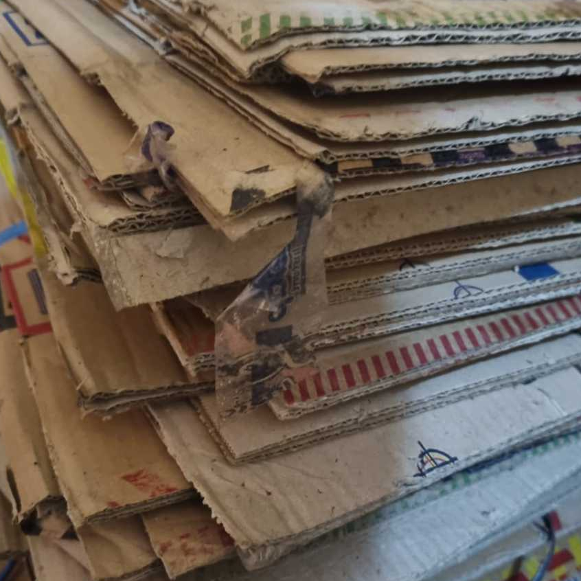 

Tambahan Kardus Packing Untk Kertas Buket dan Barang Fragile