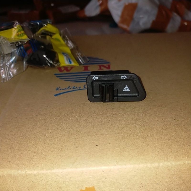 saklar hazard sein Supra 125/saklar hazard Supra x125/saklar