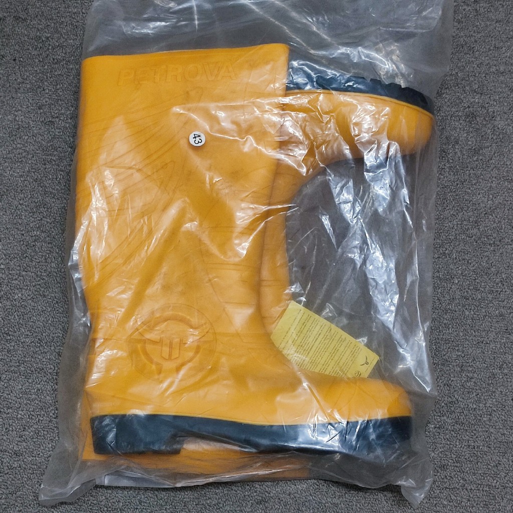 Sepatu boot tinggi APD safety (ujung besi) murah