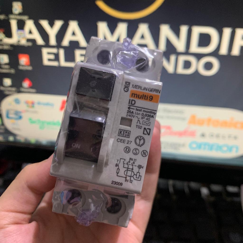 ELCB / RCCB 2P 25A MERLIN GERIN MULTI 9