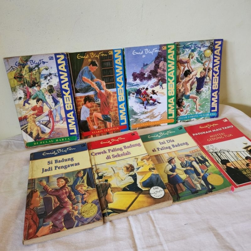 Preloved books - Bundle 8pcs  Enid Blyton books (seri lama)