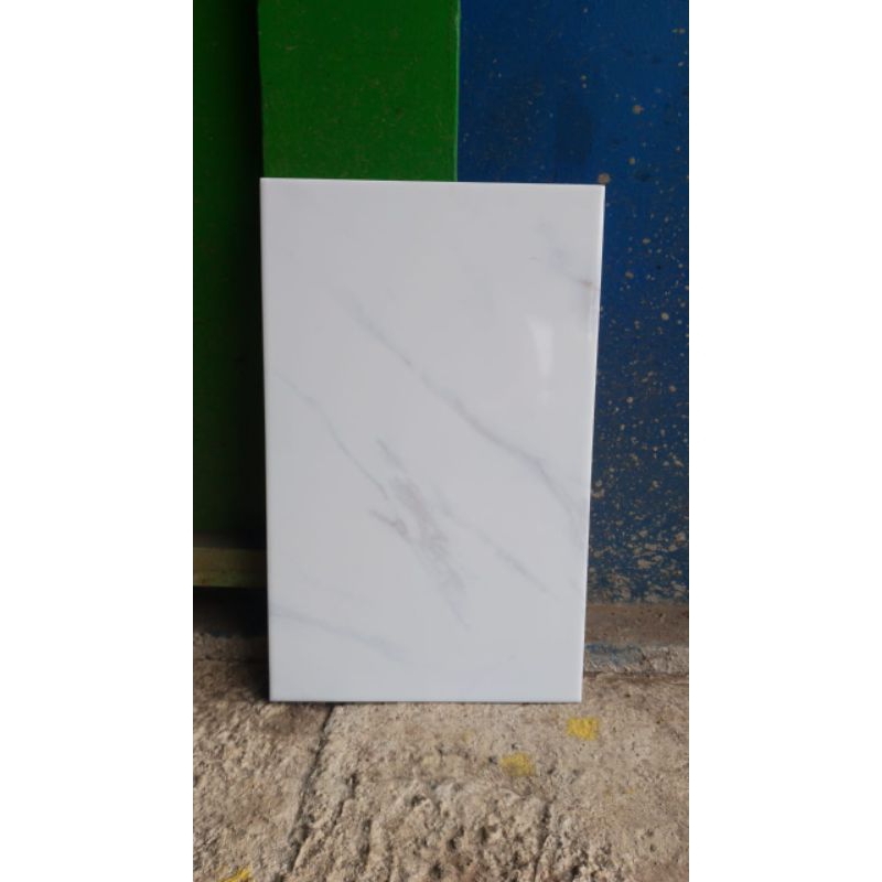 Keramik dinding 25x40