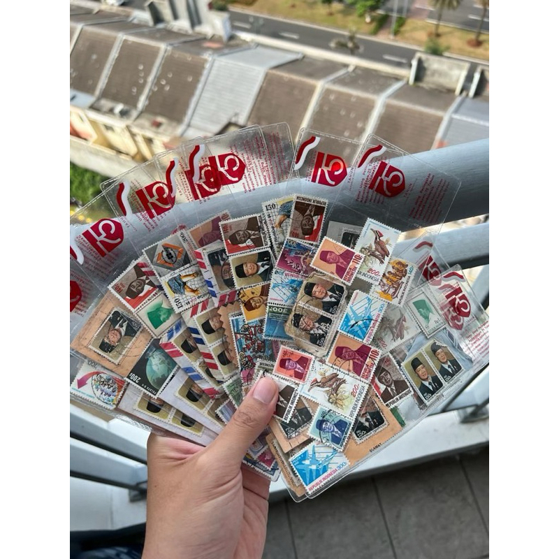 

Perangko Indonesia + Album Koin Kuno
