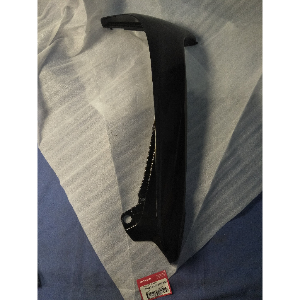 Legshield Leksil Sayap Luar Supra Hitam Kanan 64430-KEV-900FMB Original