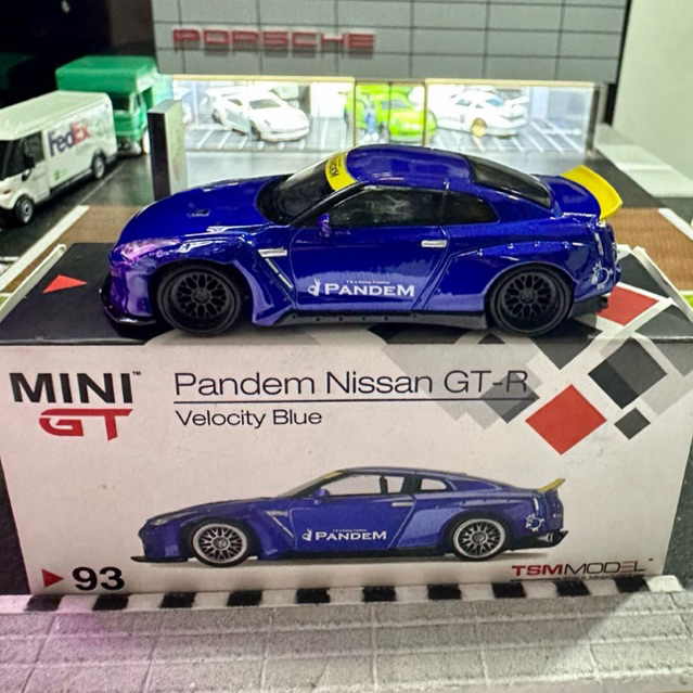 Mini GT Pandem Nissan GT-R “Velocity Blue” Unseled