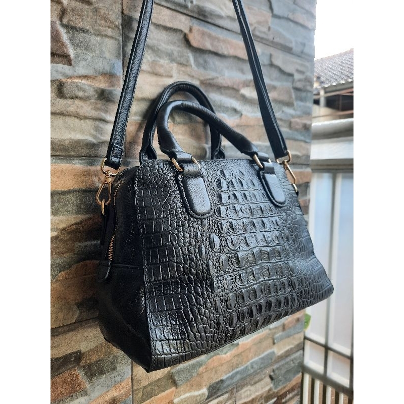 Tenteng/Slingbag Hitam SSAMZIE - TAS PRELOVED BRANDED ORIGINAL