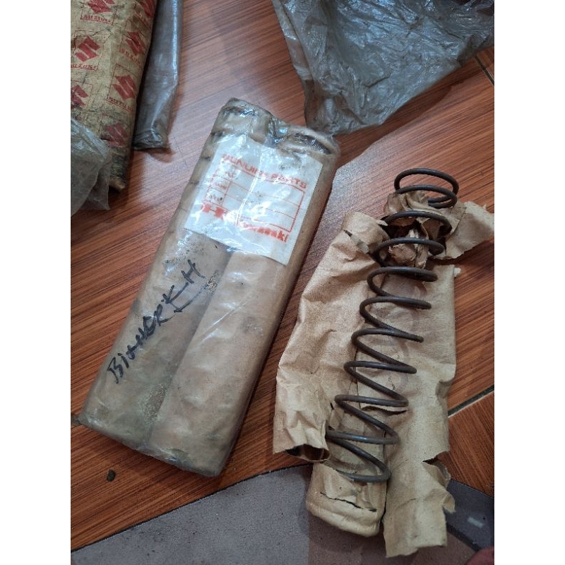 per shock besar kawasaki GTO G7 KH100 original kawasaki nos per shock depan G7 KH 100 GTO