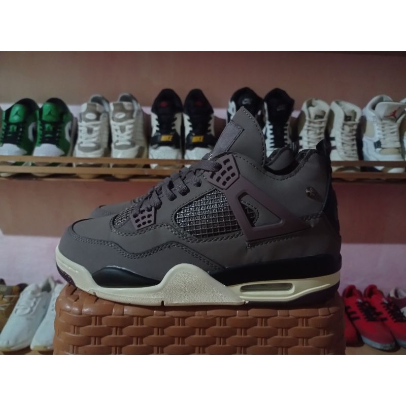 Sepatu AJ retro 4 maniere coklat second
