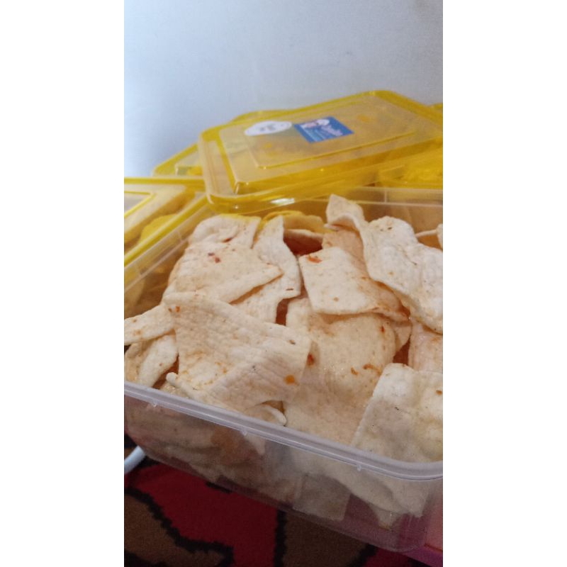 

Cemilan Lezatoz original 100% cemilan temanmu kombinasi 3 rasa