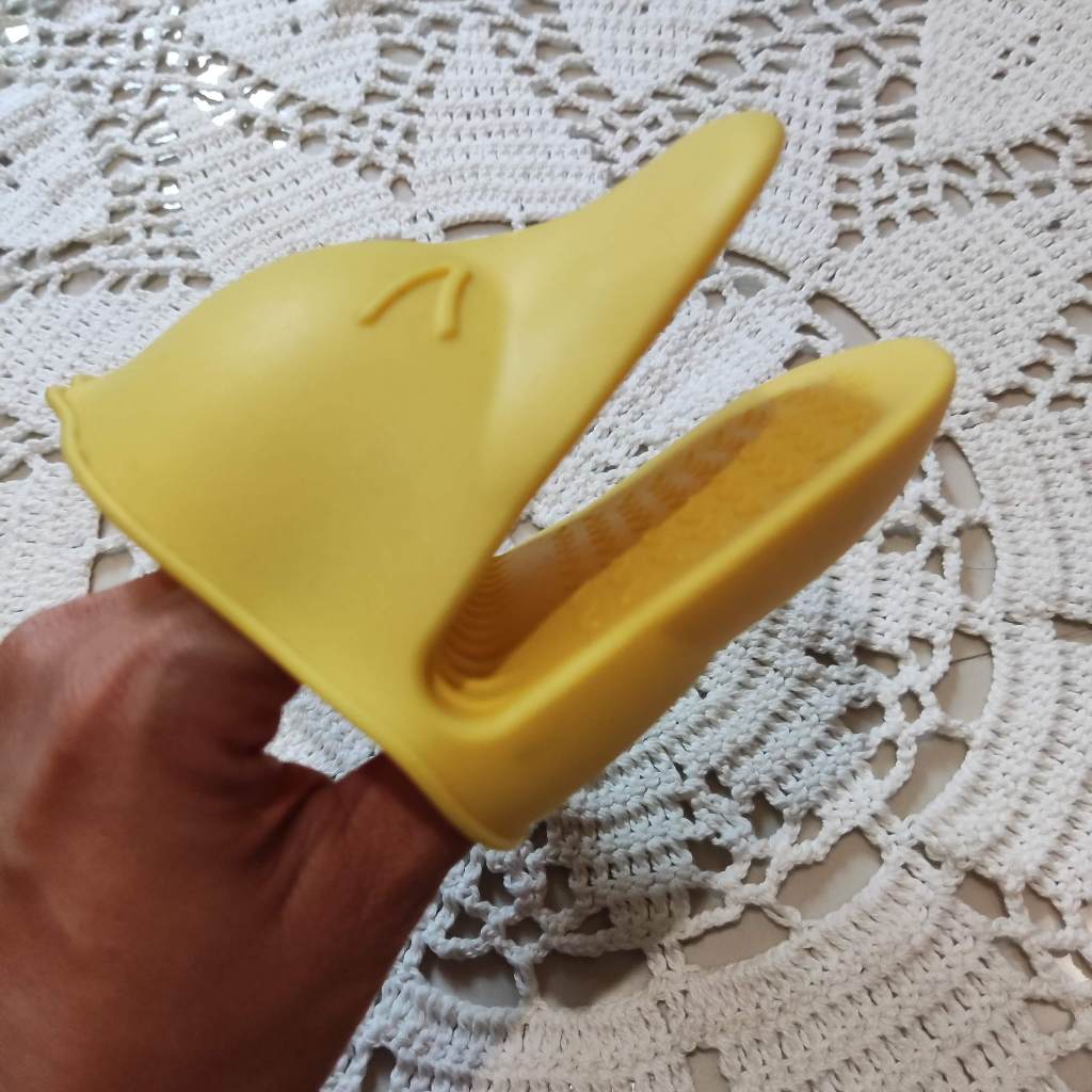 [PRELOVED] Silicone Pot Holder - Yellow Duck / Cempal Silikon Bebek Kuning / Cempal Lucu Gemes Anti 