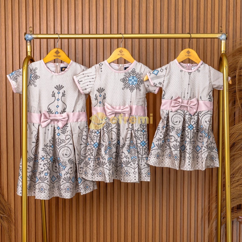 EF142 GAUN BATIK ANAK PREMPUAN/GAUN BATIK WANITA/ GAUN BATIK SATIN ANAK/ SARIMBIT KELUARGA/COUPLE IB