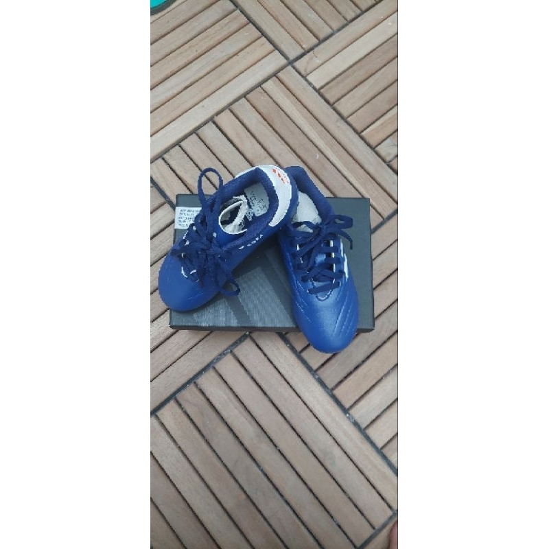preloved sepatu futsal anak (adidas)