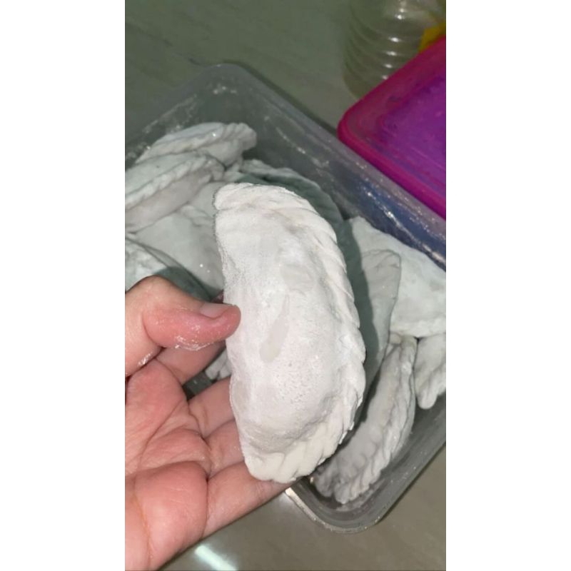 

Cireng Isi Ayam suwir pedas isi 5 Frozen food vacum