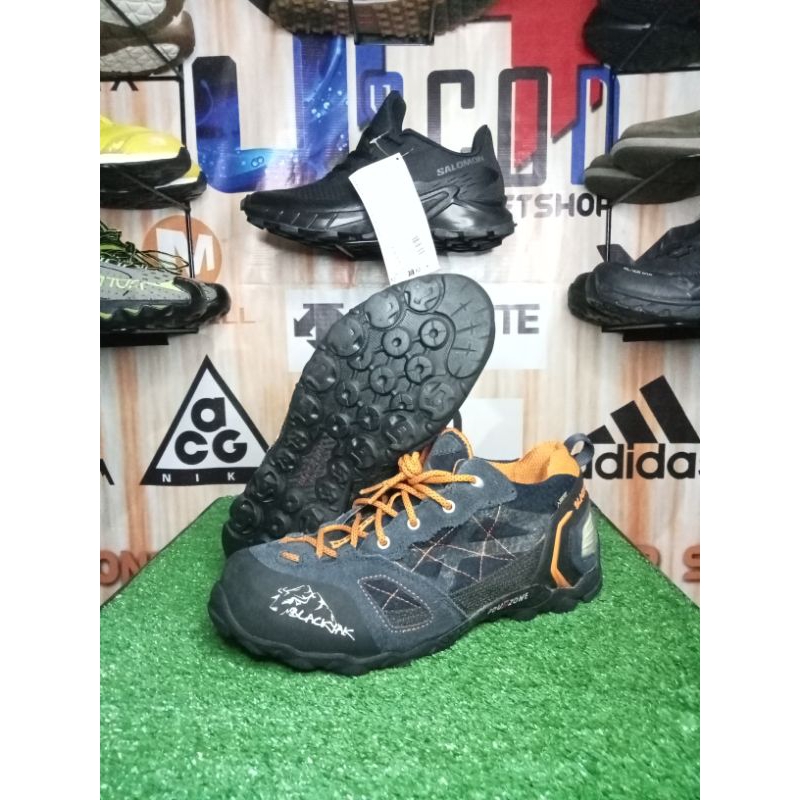 Sepatu Gunung / Hiking BLACKYAK Goretex
