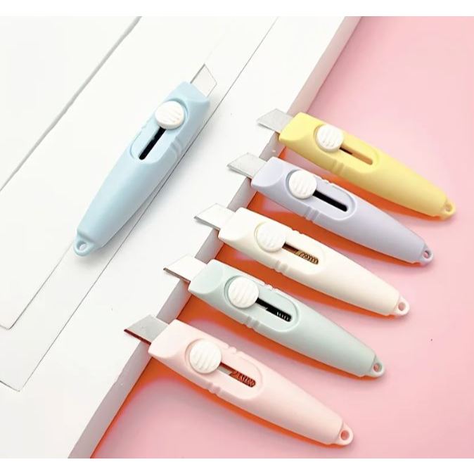 

Mini Portable Utility Knife Mini Cutter for School and Art Safety Cutter Seruling Shape Kecil