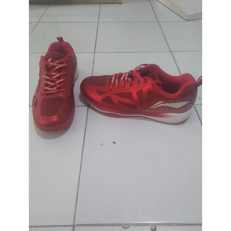 Sepatu Lining Ultra Fly II original bekas