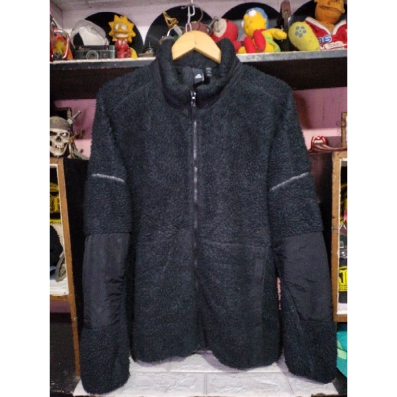 jacket sherpa ADIDAS size XL made in cambodia