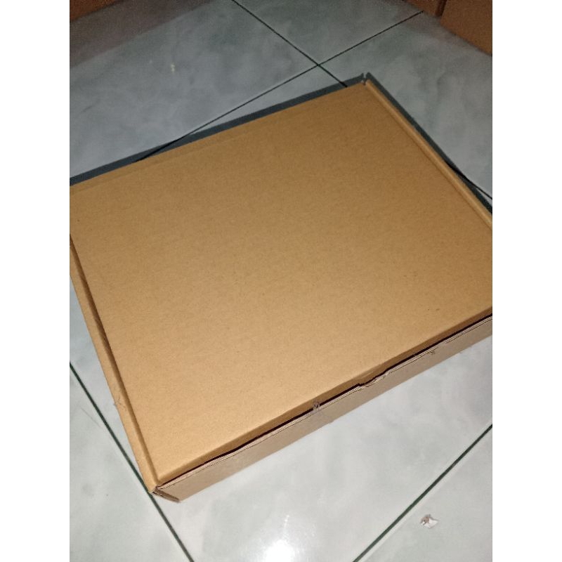 

Box Kotak Kardus Hampers Tebal size 27x27x10cm