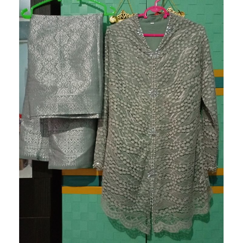 Setelan Kebaya Songket