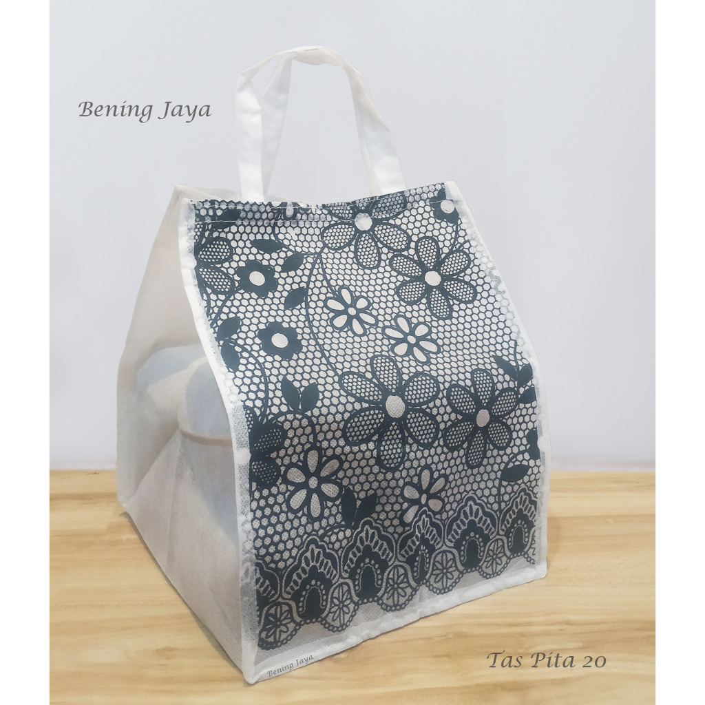 

Tas Hajatan Goodie Bag Pita Kotak 20 Batik Kembang