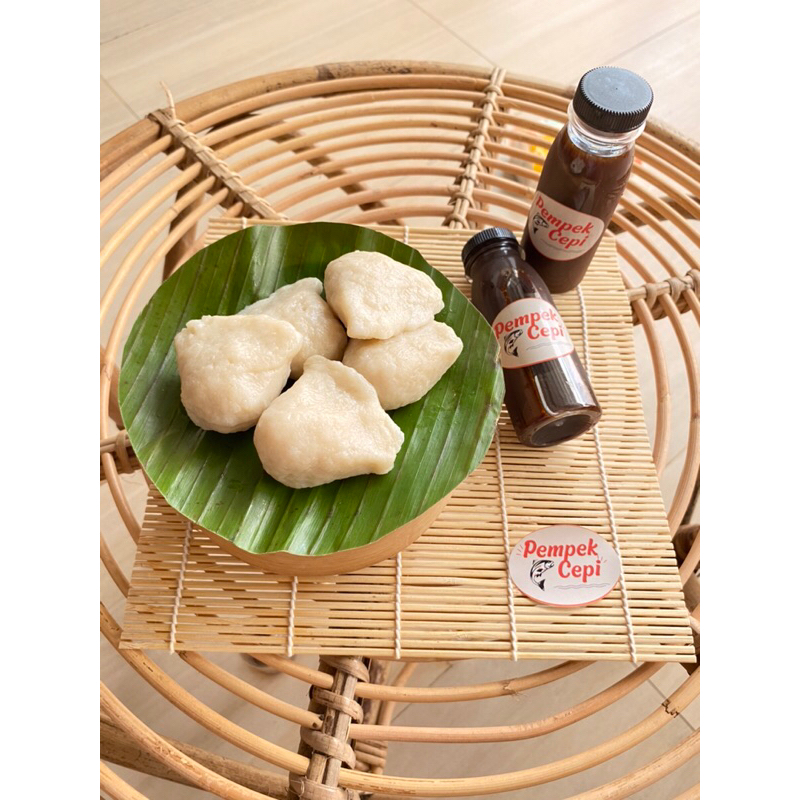 

BAH 20 Pcs Pempek Palembang Empek Pempek Ikan Mix / Campur Free Cuko