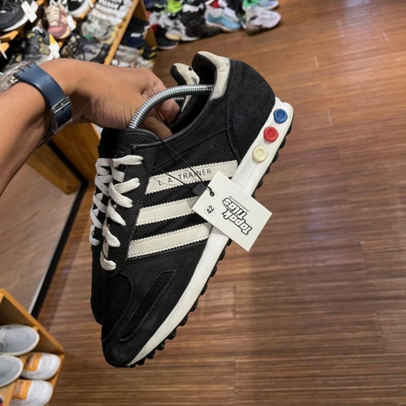 Sepatu Adidas LA Trainer Original size 42/26.5cm
