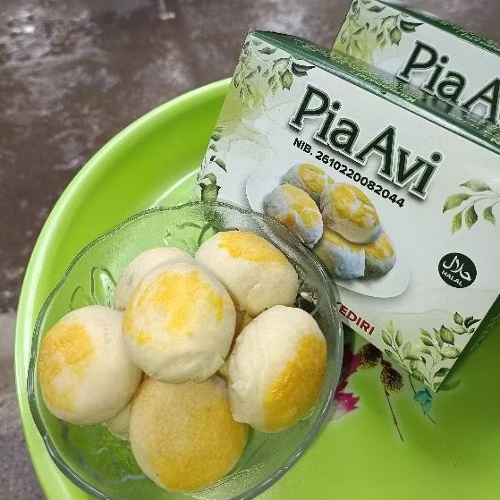 

PIA AVI Oleh-Oleh KHAS KEDIRI ( FRESH ) 1 box isi 10 pcs ORIGINAL Kacang Hijau - Keju Susu - Coklat - Selai Nanas - Abon Sapi / Bakpia Kering / Pia Pathuk / Cemilan Sehat / Makanan Roti Kering Snack Viral Bakpia Pathok Premium