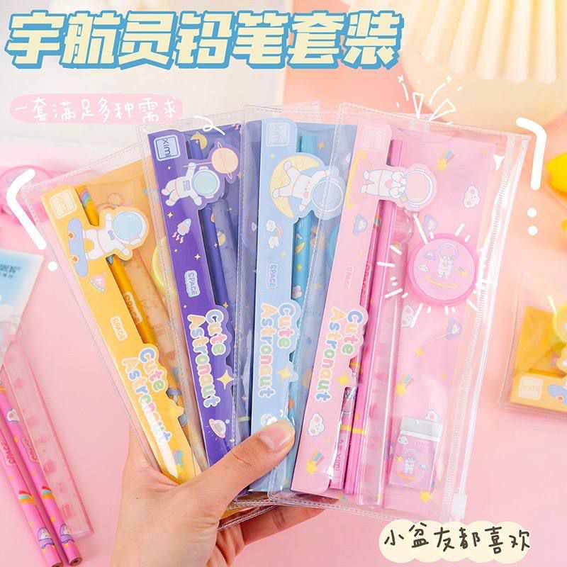 

Amiinah Store Set Alat Tulis 5In1 Karakter Lucu Warna-Warni Astronot Stationary Alat Tulis Set Mini Anak Sekolah Penghapus Penggaris Pensil Serutan
