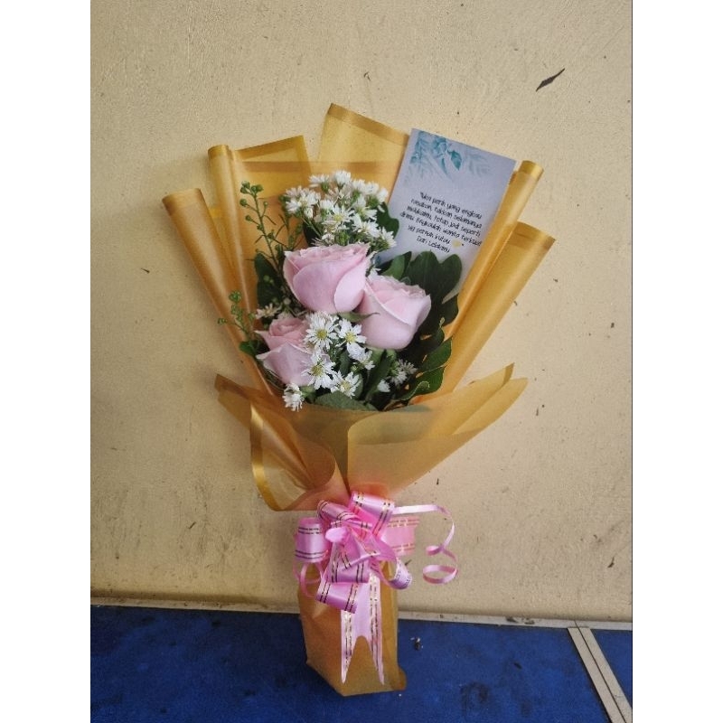 buket wisuda/bunga asli/buket bunga/mawar asli