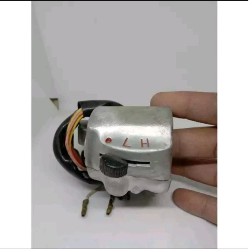 Holder Saklar kanan Cb100 Kabel hitam gas dalam