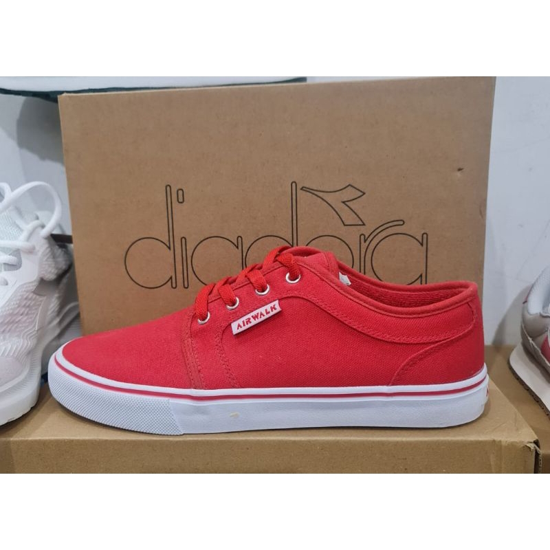 airwalk merah putih size 40,5 & 42