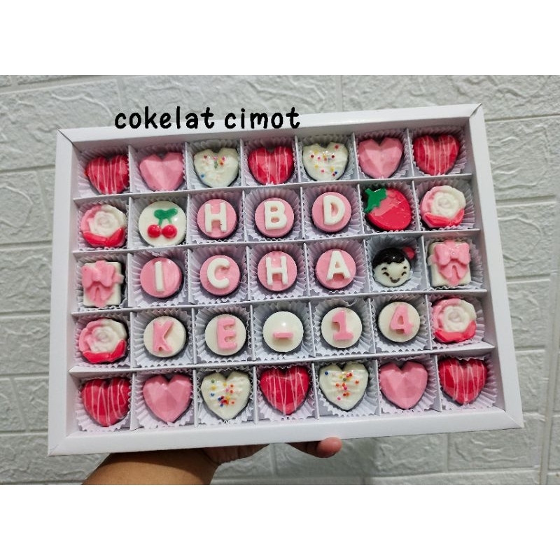 

Cokelat Huruf Custom Box – Kado Ulang Tahun, Valentine, Wisuda, Anniversary, kado hari ibu