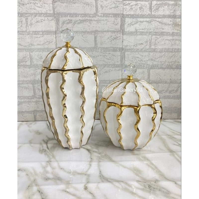 Pajangan Toples Keramik Putih Gold