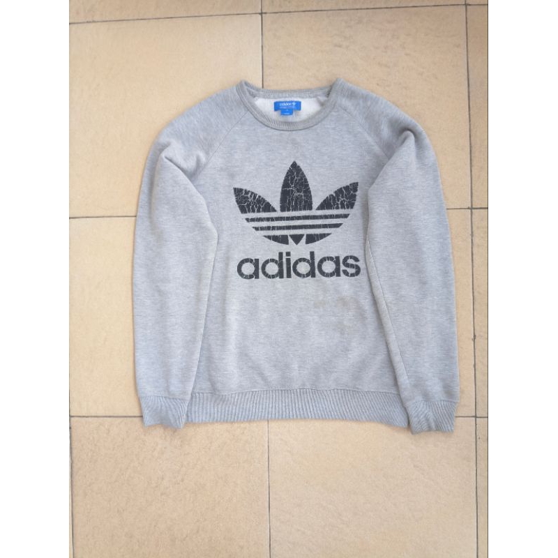 cn adidas trefoil abu