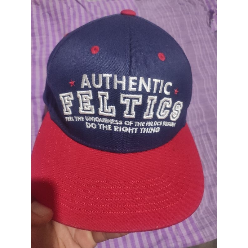 Topi Brand FELTICS