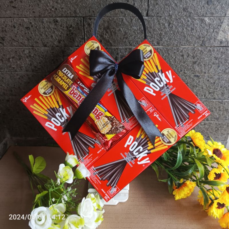 

[ Bisa COD ] Pocky Love Coklat + Beng beng // Hampers // Hadiah // Kado // Wisuda // Pocky mini viral