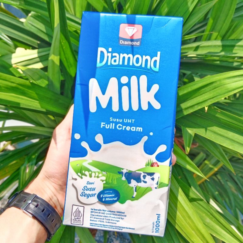 

Susu Full Cream UHT Diamond Milk Full Cream 1L Fresh Milk Susu Segar isi Bersih 1000ml Halal