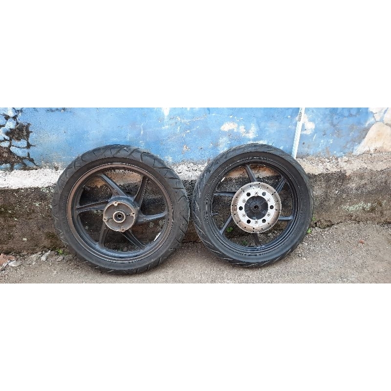 velg set CB150 R ring 17 doble disk ori bekas lepasan motor
