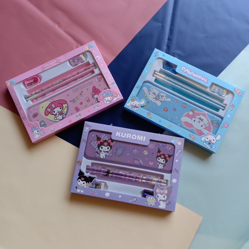 

Set alat tulis / Alat tulis karakter / Kotak pensil sanrio / Alat tulis set melody / Alat tulis set cinnamoroll / Alat tulis set kuromi / Tempat pensil karakter sanrio / Kotak pensil anak 1set / Hadiah anak / Souvenir acara