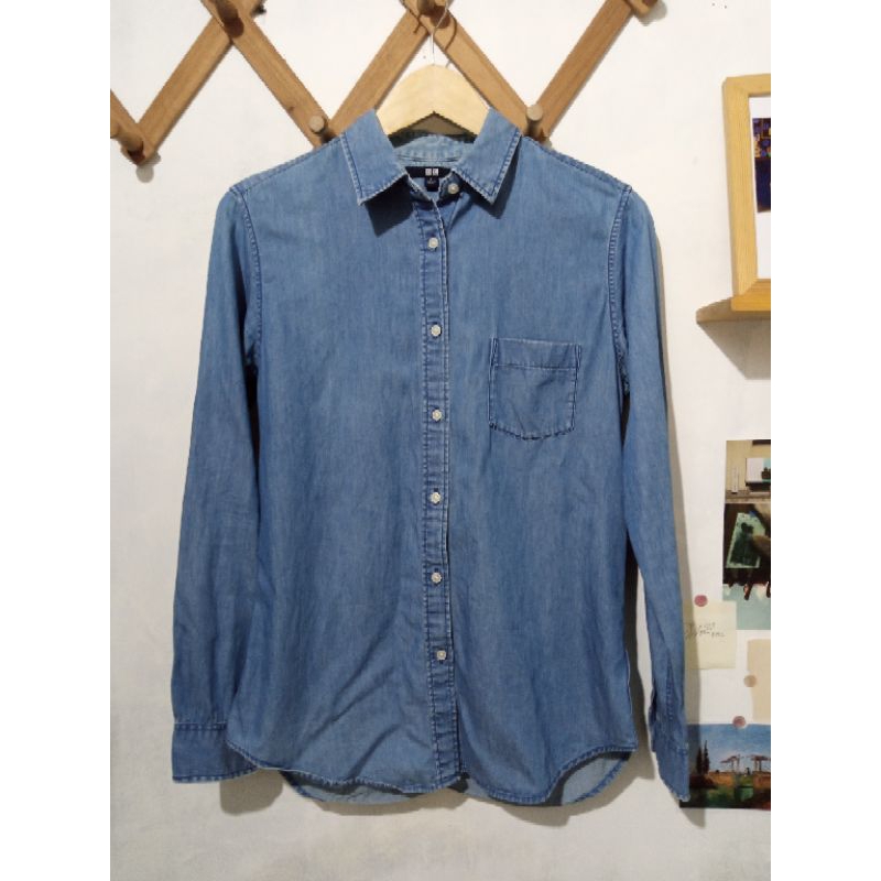 Kemeja Denim Jeans Uniqlo