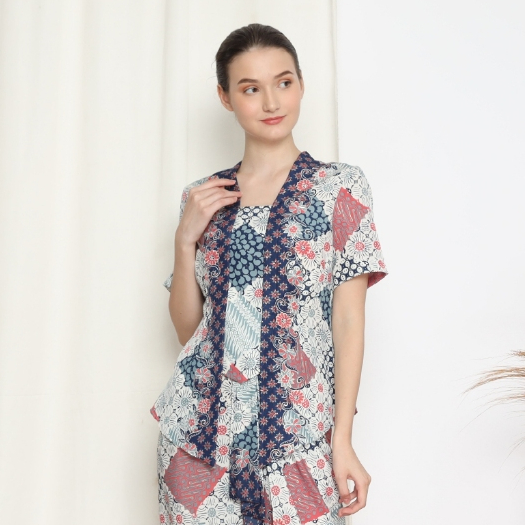 Lyne Halim Blouse Kebaya Kutubaru Batik, 8283