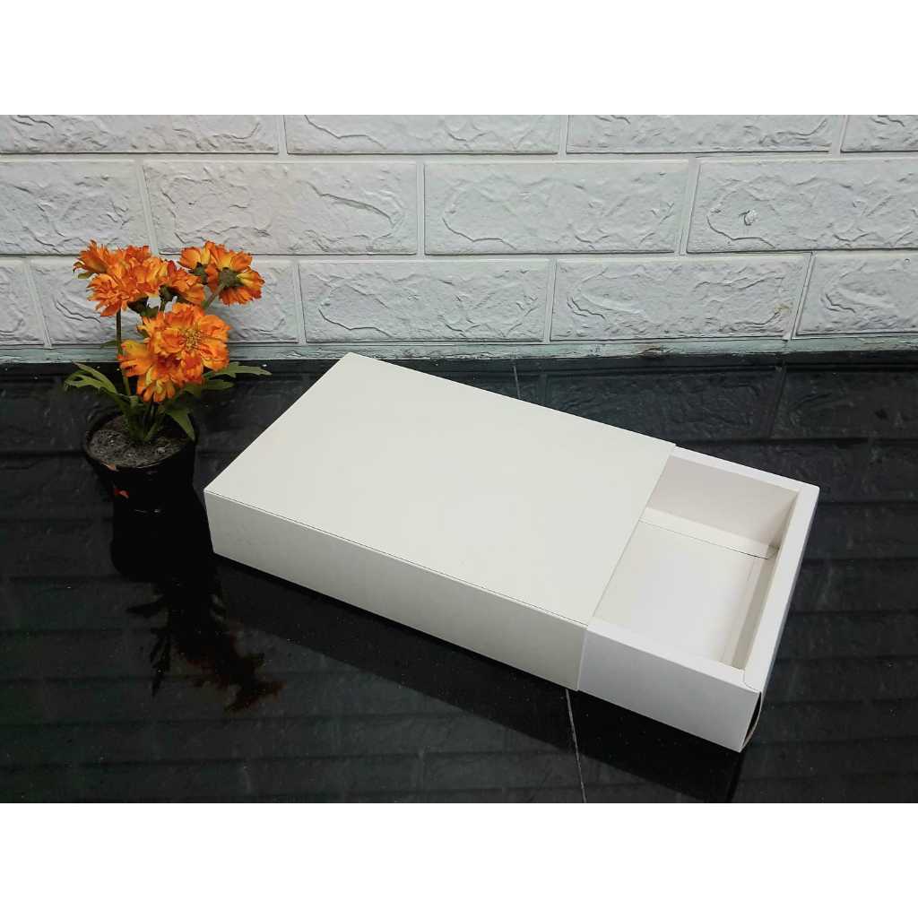 

Sliding Box UK 24 x 17 x 5cm